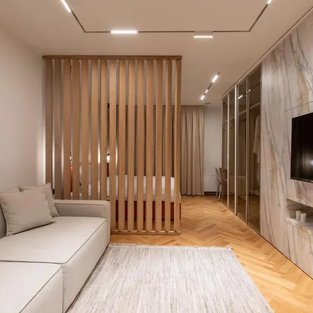 Vater Selected * Tirana