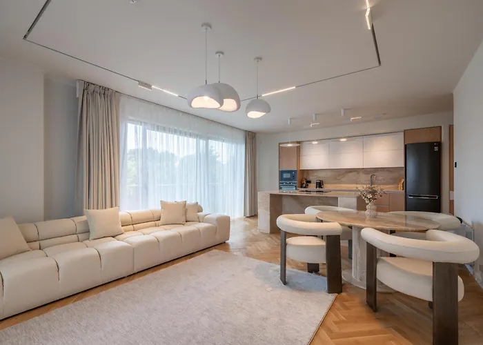 Vater Selected Tirana