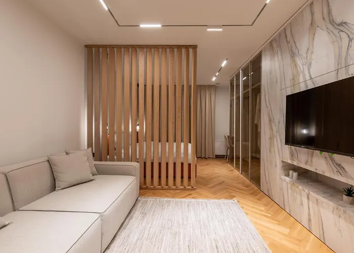 Vater Selected * ティラナ