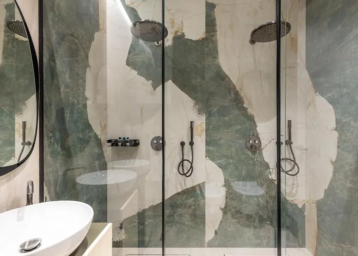 Vater Selected * ティラナ