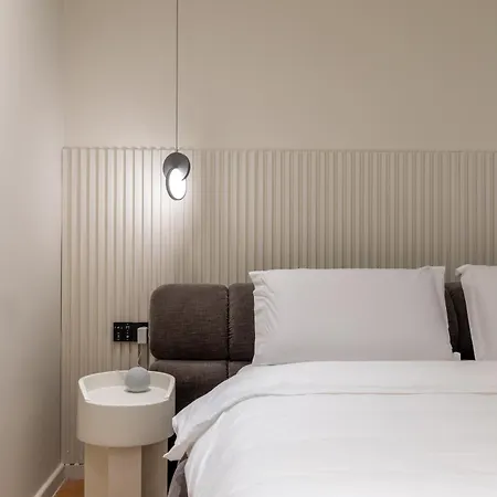 Vater Selected Tirana