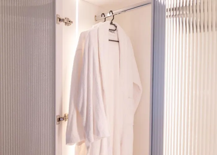 Vater Selected * טיראנה