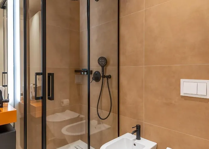 Vater Selected * טיראנה